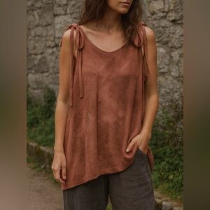 Joelle Rust Sleeveless Top with Tie Straps size large made in Canada effortless